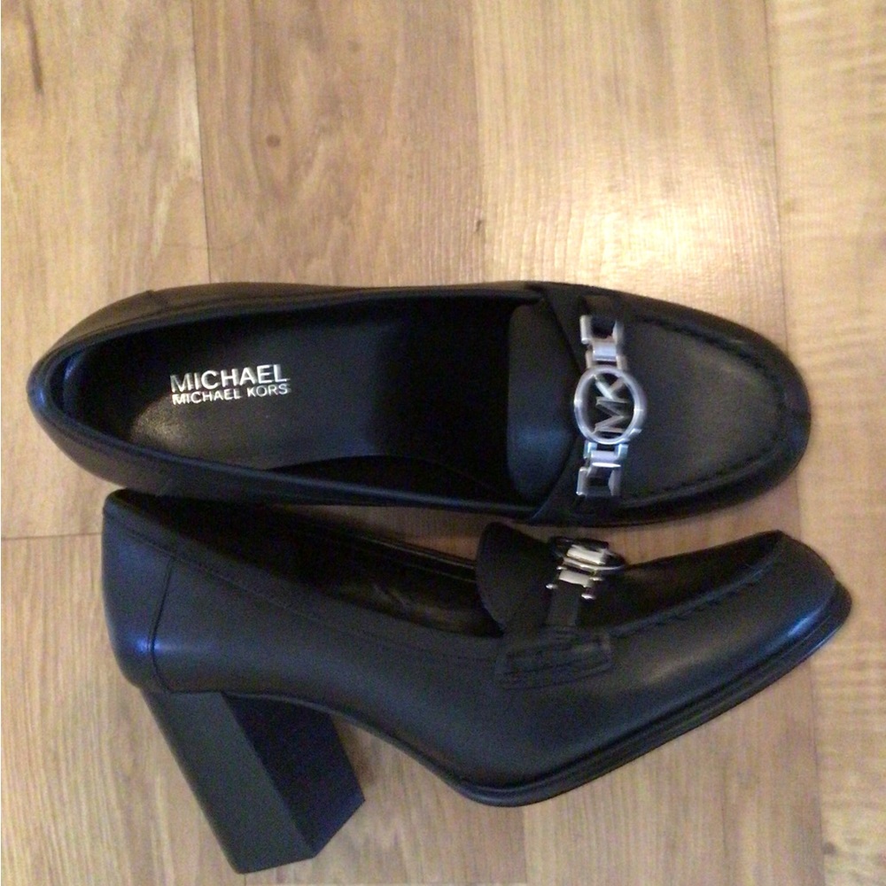Beautiful Michael Kors shoes.